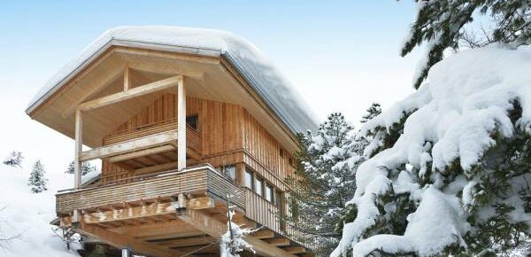 Winterurlaub Deluxe: 8 Tage eigenes Winterchalet in Österreich mit Jacuzzi ab 421€