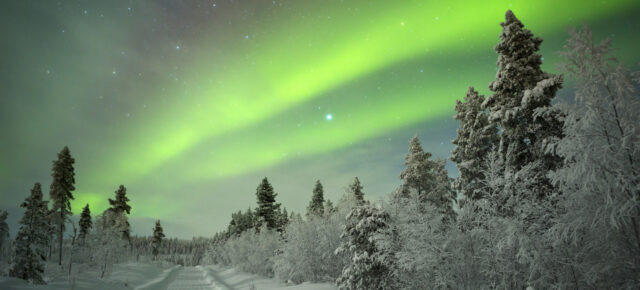 Wochenende bei den Polarlichtern: 2 Tage Finnland im exklusiven Glas-Iglu mit Frühstück nur 245€