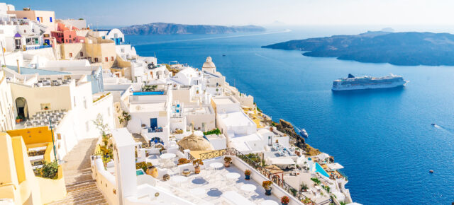 Traumziel Santorini: 6 Tage im TOP 4* Hotel mit Frühstück & Flug NUR 777€