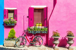 Wochenende in Italien: 3 Tage auf der bunten Insel Burano mit TOP Unterkunft & Flug für ...