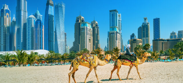 Krass: 8 Tage Dubai im TOP 5* Hotel am Strand mit Frühstück, Flug & Transfer für 1035€