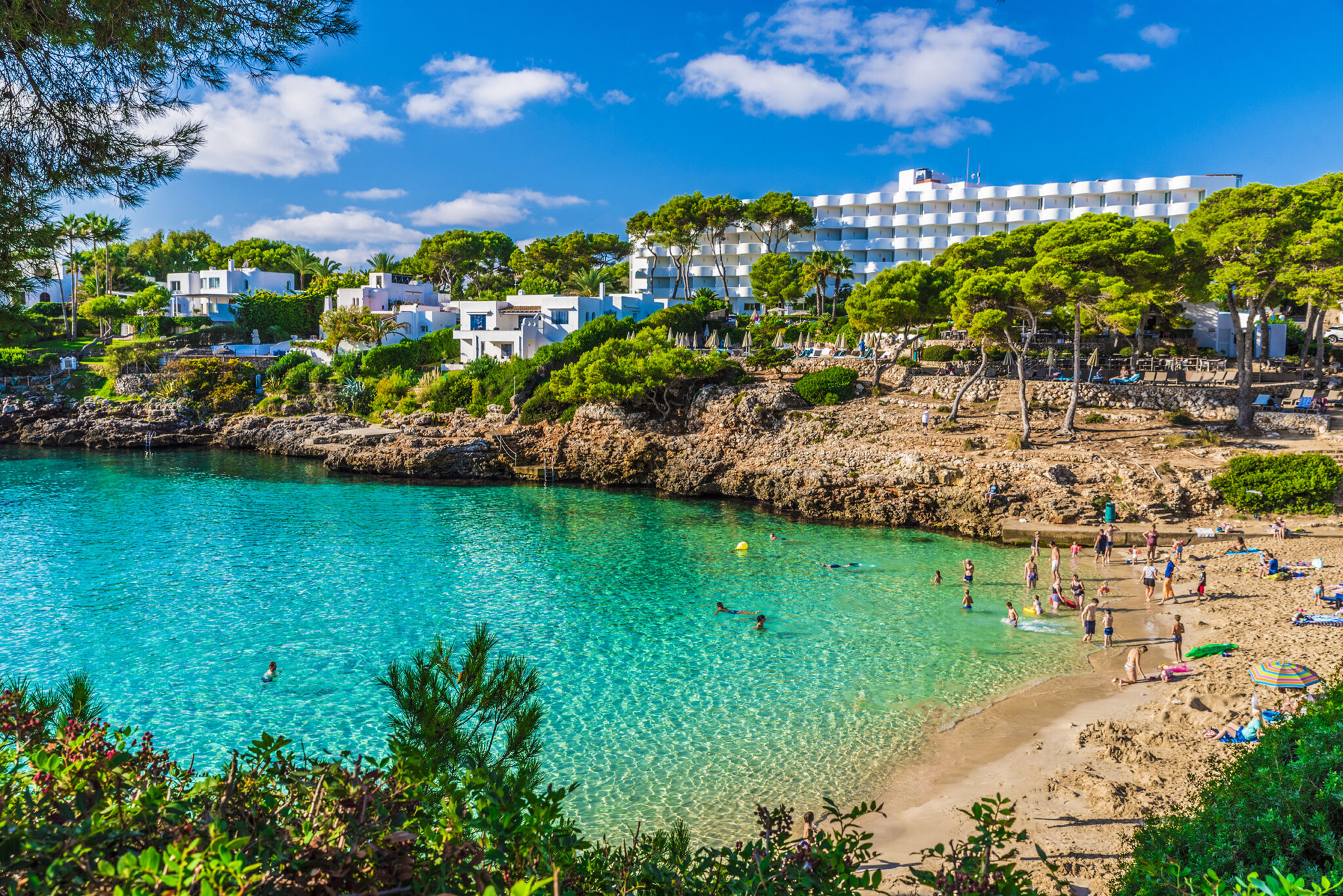 Кала де. Пальма де Майорка Cala d'or. Майорка кала д'ор Эсмеральда фото.