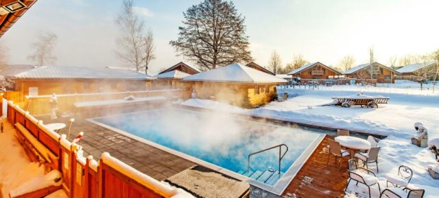 Langes Luxus-Wochenende: 4 Tage Bayern im eigenen 5* Chalet mit Frühstück, Wellness & Extras für 290€