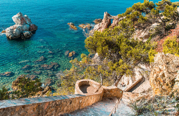 Spanien Costa Brava Steinstufen