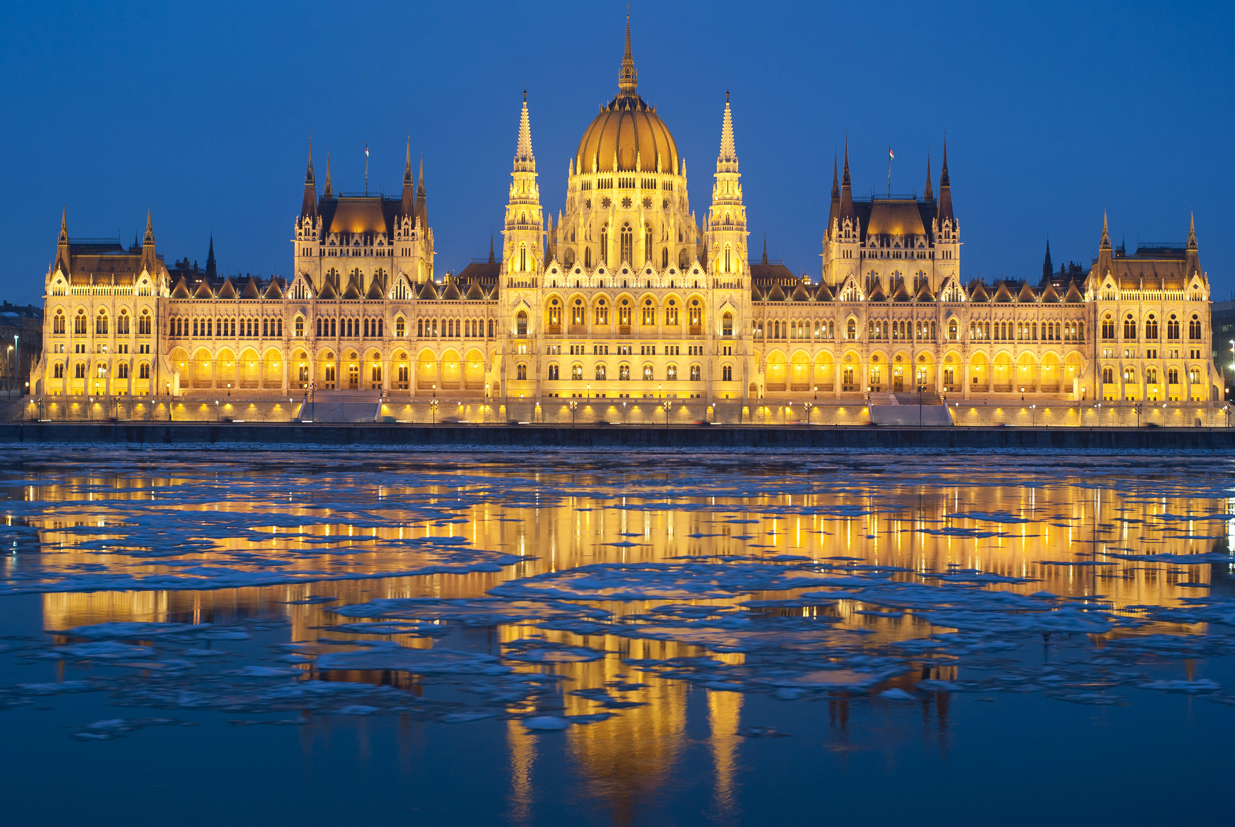 Städtetrip nach Budapest: 3 Tage Kurztrip mit TOP 3* Hotel & Flug nur 80€