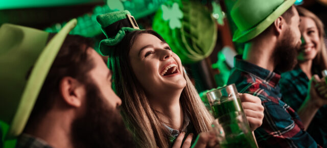 St. Patrick’s Day: Kobolde, Kleeblätter & die grünste Party der Welt