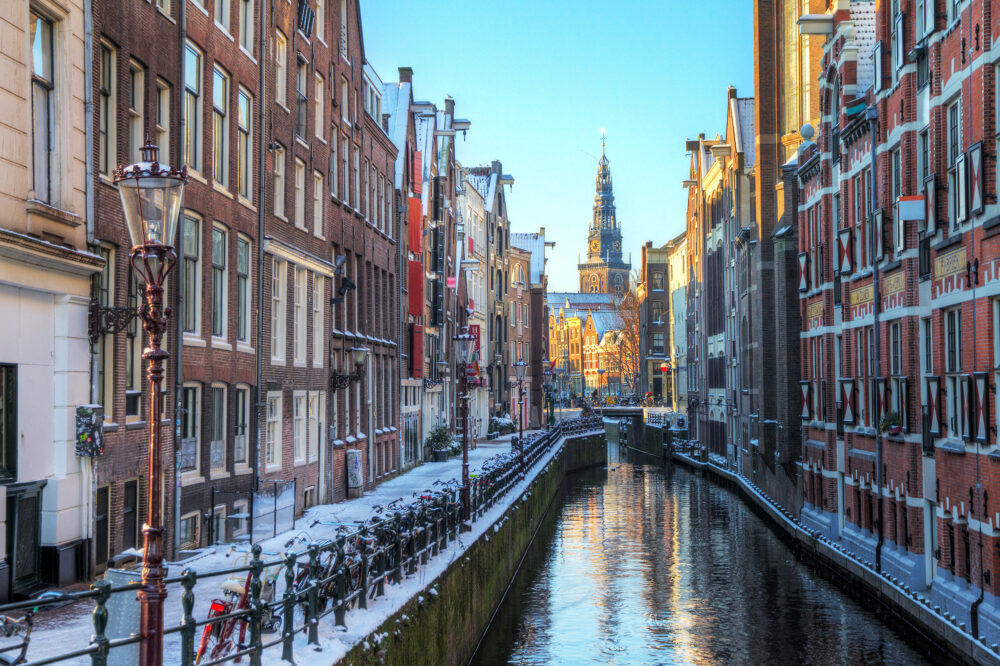 Niederlande Amsterdam Kanal Schnee