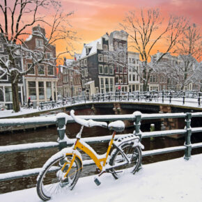 Niederlande Amsterdam Sonnenuntergang Schnee