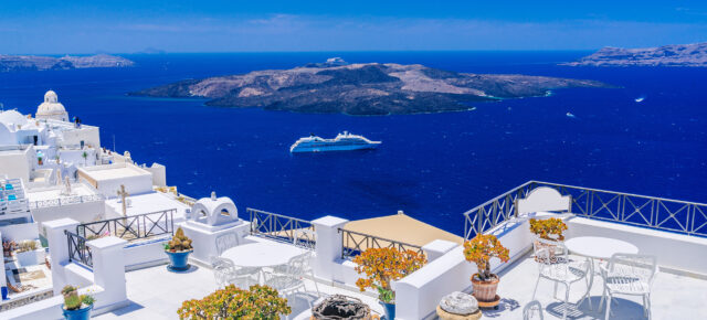 Luxus auf Santorini: 5 Tage im TOP 4* Hotel mit Halbpension ab 202€