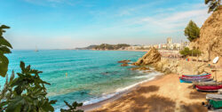 Single-Reise nach Spanien: 7 Tage an der Costa Barcelona im 4* Erwachsenenhotel inkl. Halbpen...