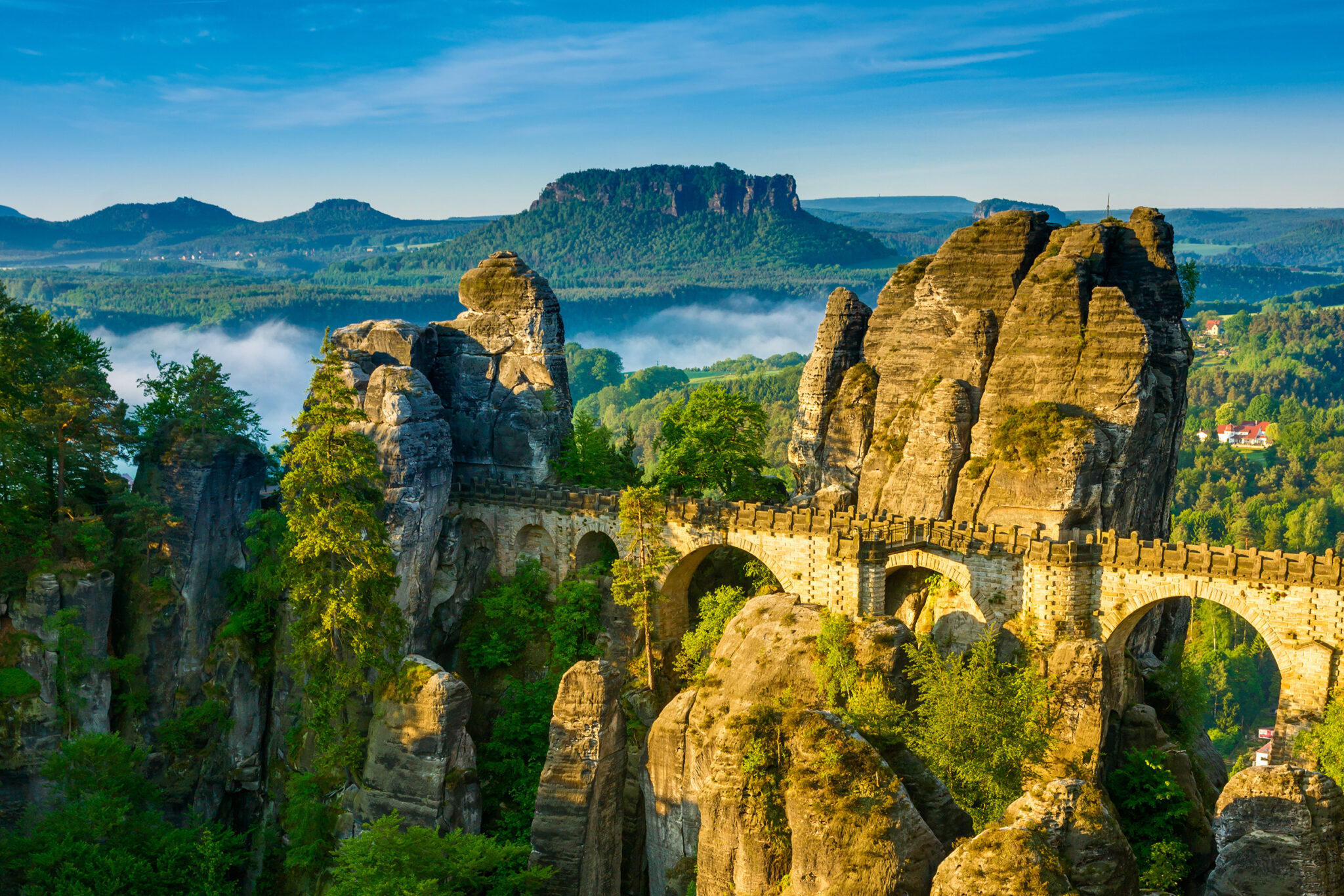 Germany switzerland. Германия, Саксонская Швейцария, Бастай. Саксонская Швейцария национальный парк. Германия. Бастайский мост. Дрезден Саксонская Швейцария.