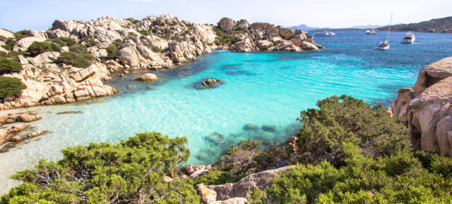 Inseltraum auf Sardinien: 8 Tage im strandnahen 4* Hotel mit Frühstück, Fähre und Extras ab 378€