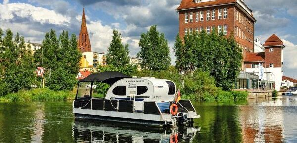 Außergewöhnlich: 6 Tage mit eigenem Watercamper auf der Mecklenburgischen Seenplatte ab 370€ p.P.