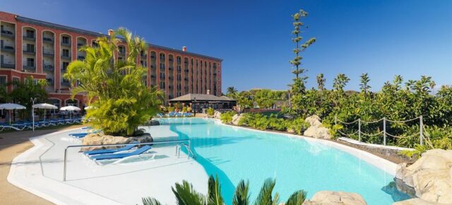 Teneriffa Aktionskracher: 7 Tage im 4* Hotel mit Halbpension, Flug & Transfer nur 608€