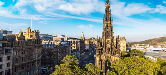 Im Herzen von Edinburgh: 3 Tage Städtetrip nach Schottland inkl. sehr gutem 4* Hotel, Frühstück & Flug nur 190€