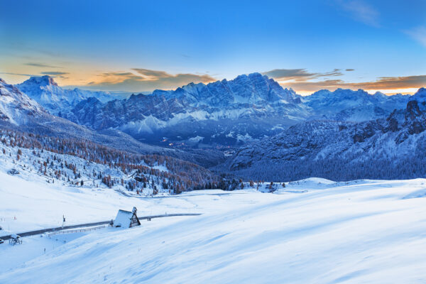 Italien Trentino Dolomiten Morgens Skigebiet