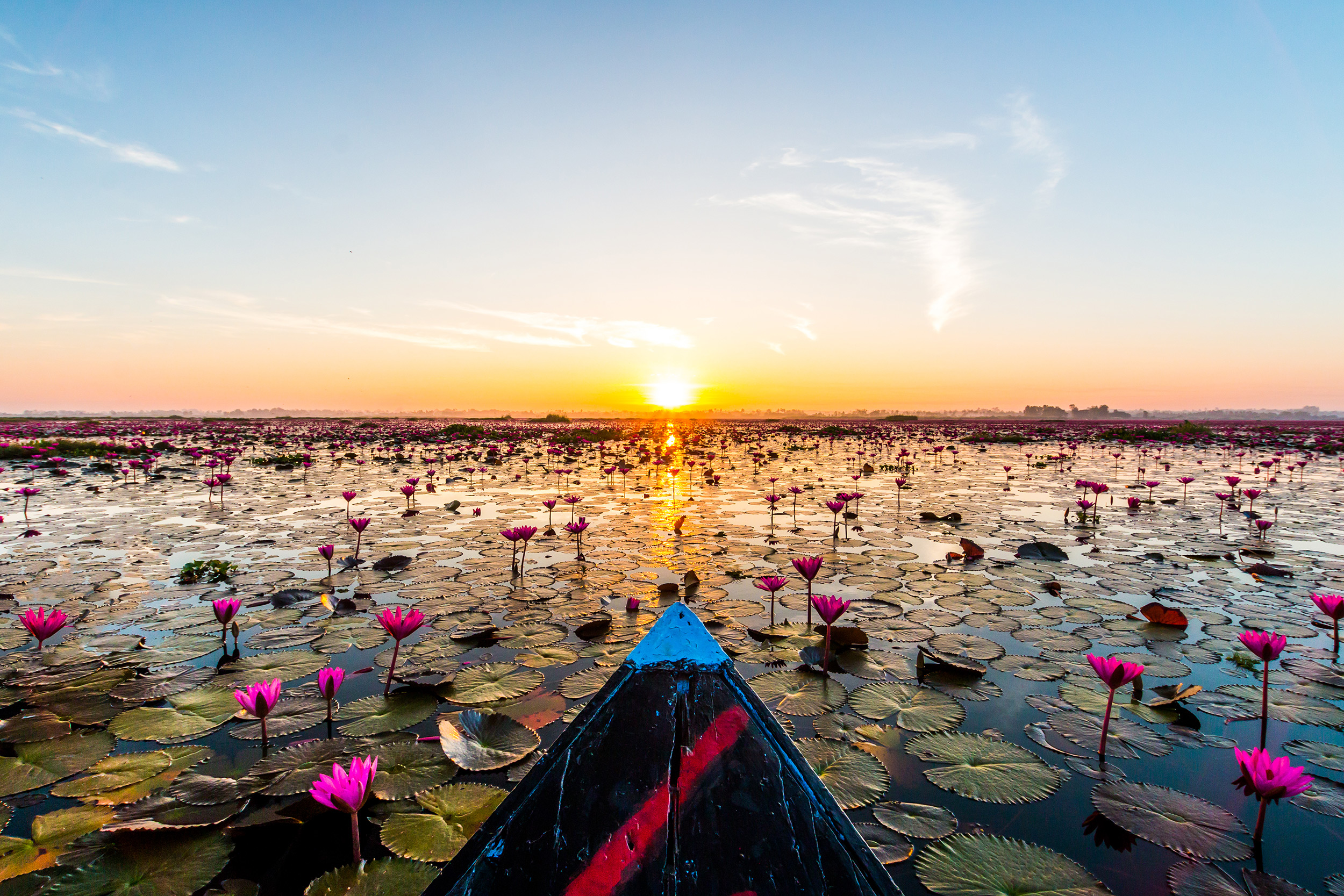 Tage Thailand  Hin- und R  ckflug zum Red Lotus Lake nur 349