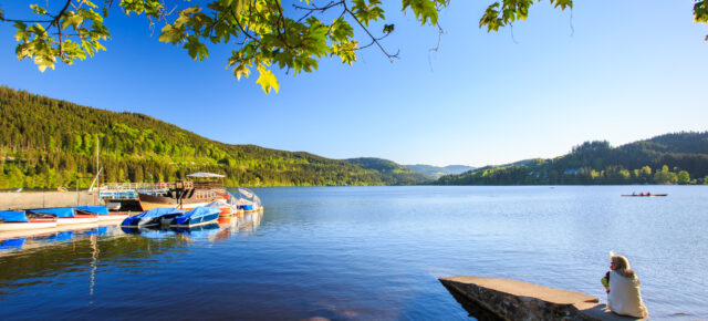 Schwarzwald: 4 Tage übers WE im TOP 4* Hotel direkt am Titisee mit Frühstück & 4-Gänge Abendmenü nur 223€