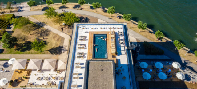 Erholung im Luxushotel am Rhein: 3 Tage im stylischen Hotel mit Frühstück, Rooftop-Pool, Wellness & Extras ab 229€