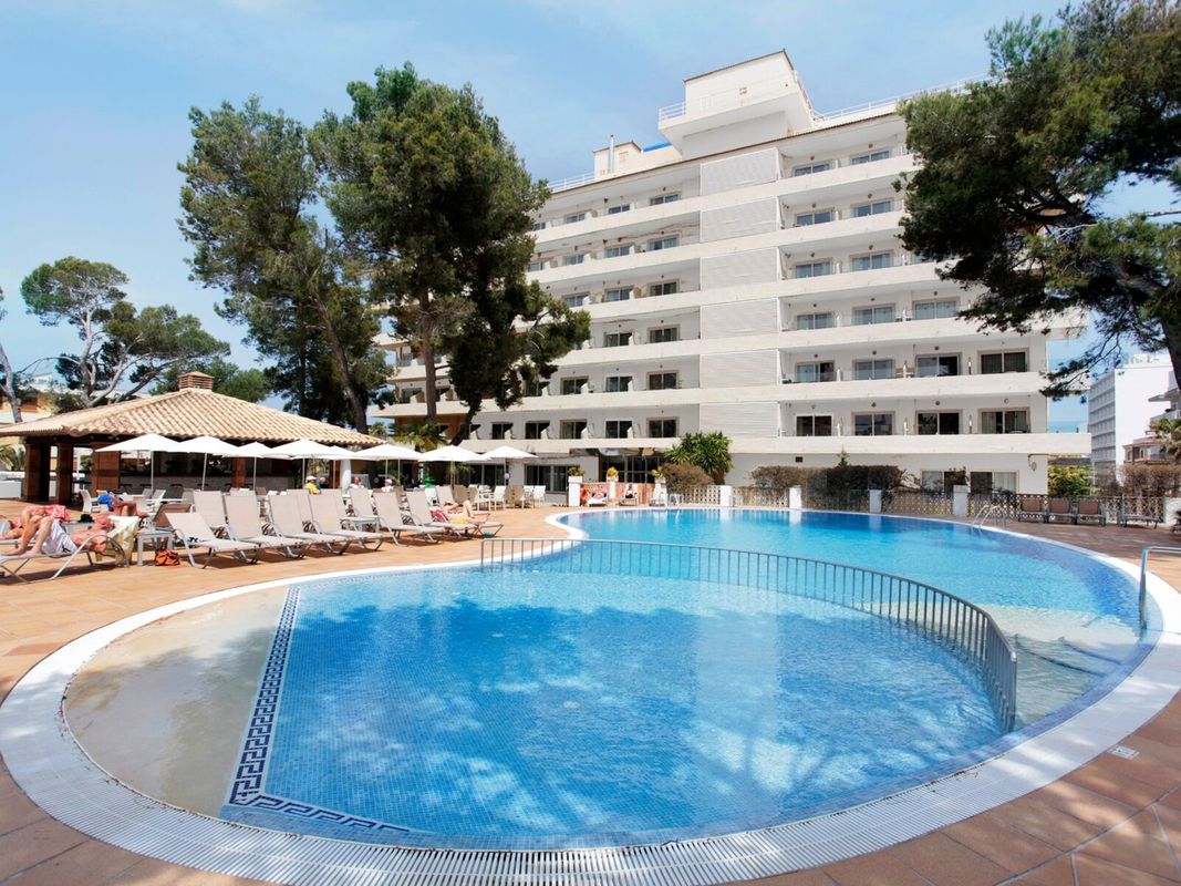 Mallorca: 8 Tage im guten 4* Hotel inkl. Halbpension, Flug & Transfer nur 335€