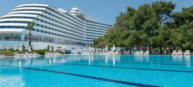 Türkei-Traum: 8 Tage im 5* Titanic Beach Lara mit All Inclusive, Flug & Transfer nur 759€