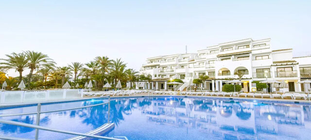 Ibiza: 5 Tage im TOP 4* Hotel mit All Inclusive und Flug ab 556€