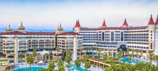 Krasses Frühbucher-Schnäppchen: 8 Tage Türkei im beliebten TOP 5* Resort mit All Inclusive, Flug, Transfer & Zug nur 649€