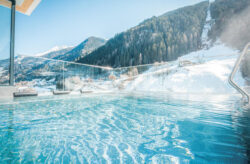 Auszeit in Tirol: 3 Tage inkl. TOP 4* Resort mit Infinity-Outdoorpool, Genusspension-Plus, Sp...