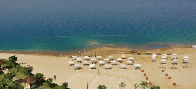 Traumurlaub am Toten Meer: 8 Tage Jordanien im 4* Strandresort mit Frühstück, Flug, Transfer & Zug nur 1246€