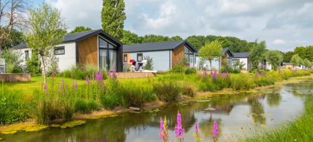 EuroParcs: 5 Tage im Sommer in den Niederlanden mit eigenem Chalet am Wasser für nur 137 € p.P.