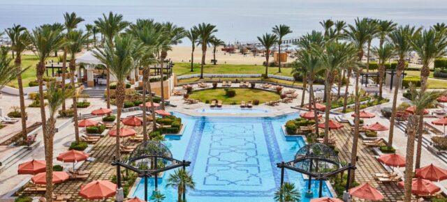 Last Minute Luxus in Ägypten: 7 Tage im ausgezeichneten 5* Hotel mit All Inclusive, Flug, Transfer & Zug nur 480€