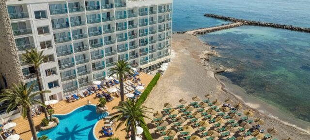 Urlaub direkt am Mittelmeer: 7 Tage Mallorca im tollen 4* TUI BLUE Hotel mit Halbpension, Flug & Transfer nur 568€