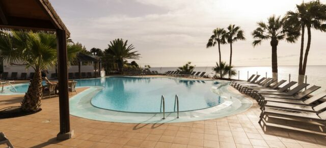 Fuerteventura Cluburlaub: 8 Tage im ROBINSON Club mit All Inclusive, Flug, Transfer & Zug ab 1089€