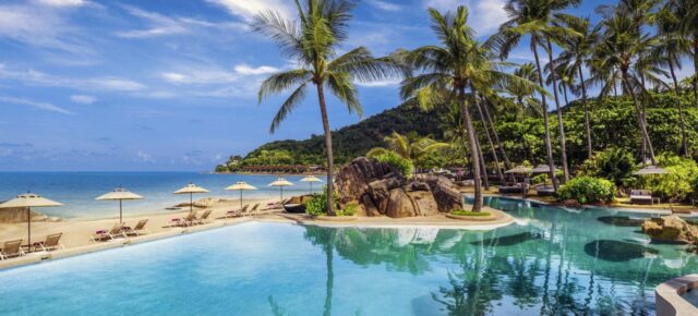 Thailand Urlaub Deluxe: 8 Tage Koh Samui im sehr guten 5* Strandresort mit Frühstück, Flug & Transfer für 1322€