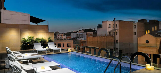 Städtetrip nach Barcelona: 4 Tage im außergewöhnlichen TOP 4* Hotel mit Rooftop-Pool, Frühstück & Flug nur 291€