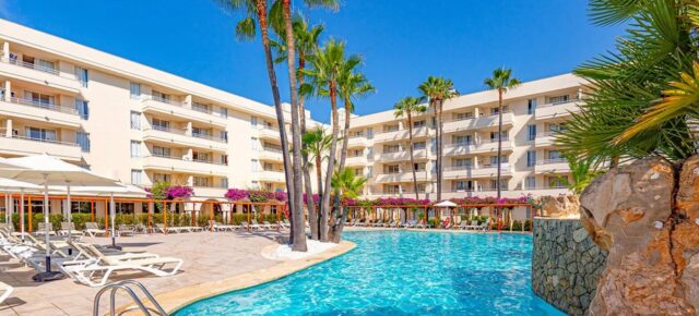 Auf nach Mallorca: 6 Tage im sehr guten 4* Hotel mit Junior Suite, Halbpension, Flug & Transfer nur 468€