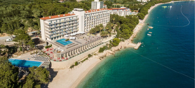 Strandurlaub in Kroatien: 6 Tage im luxuriösen 5* Hotel mit Halbpension & Flug ab 417€