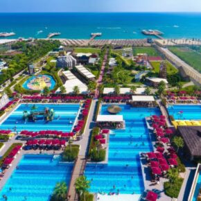 Mega-Luxus in der Türkei: 7 Tage im tollen 5* Resort mit All Inclusive & Flug ab 465€