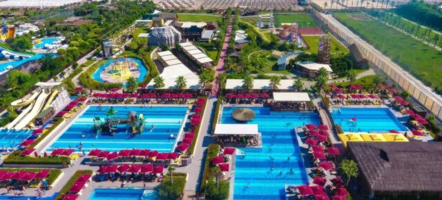 Mega-Luxus in der Türkei: 7 Tage im tollen 5* Resort mit All Inclusive & Flug ab 465€