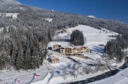 Winterspaß in Österreich: 3 Tage im tollen 4* Hotel mit Halbpension für NUR 249€