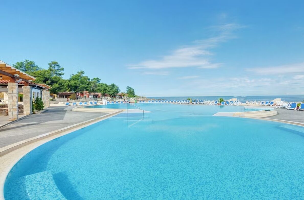 Sommerurlaub in Kroatien: 8 Tage inkl. sehr gutem 4* Aparthotel & Flug NUR 299€