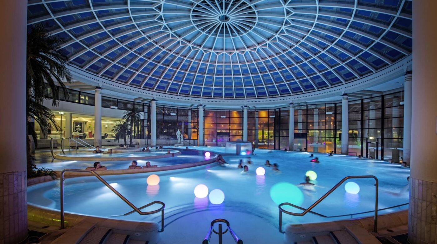 Wellness in der Kurstadt: 3 Tage Schwarzwald inkl. sehr gutem 4* Hotel, Frühstück, Eintritt ins Casino & in die Caracalla Therme nur 119€